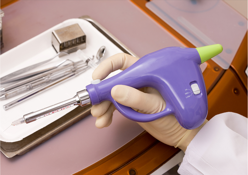 電動麻酔器を用いた痛みに配慮した治療